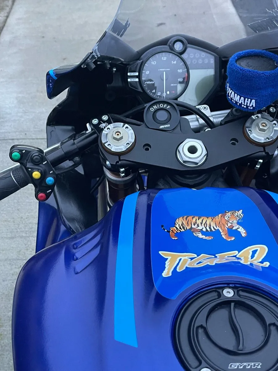 GYTR R6 Race Bike - Image 3