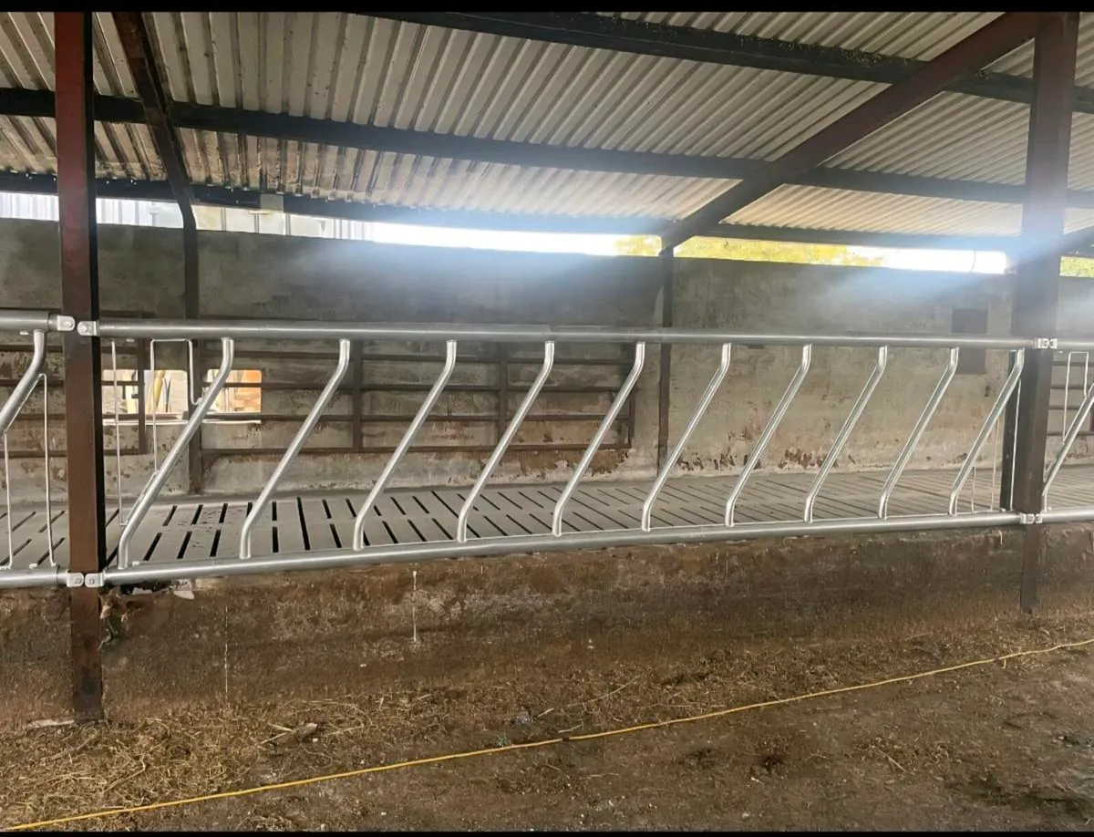 Fixed Feed Barrier - Image 1