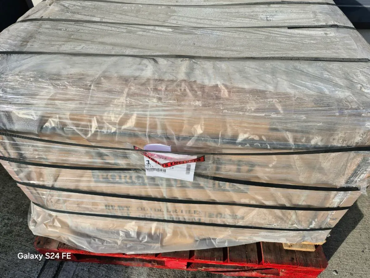 Brazilian black porcelain paving 600x900 20m2 - Image 2