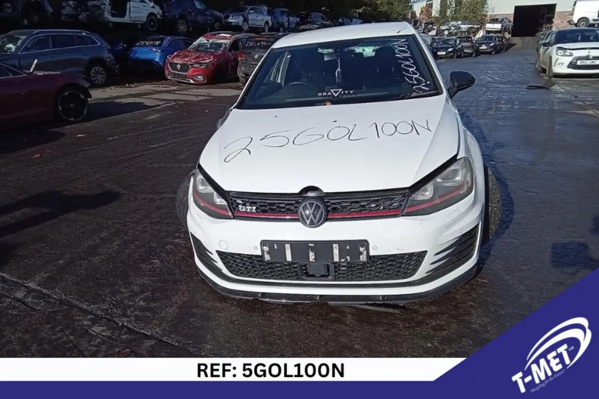 2013 VOLKSWAGEN GOLF BREAKING FOR PARTS - Image 2