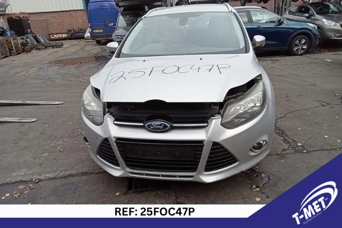 2011 FORD FOCUS BREAKING FOR PARTS - Image 2