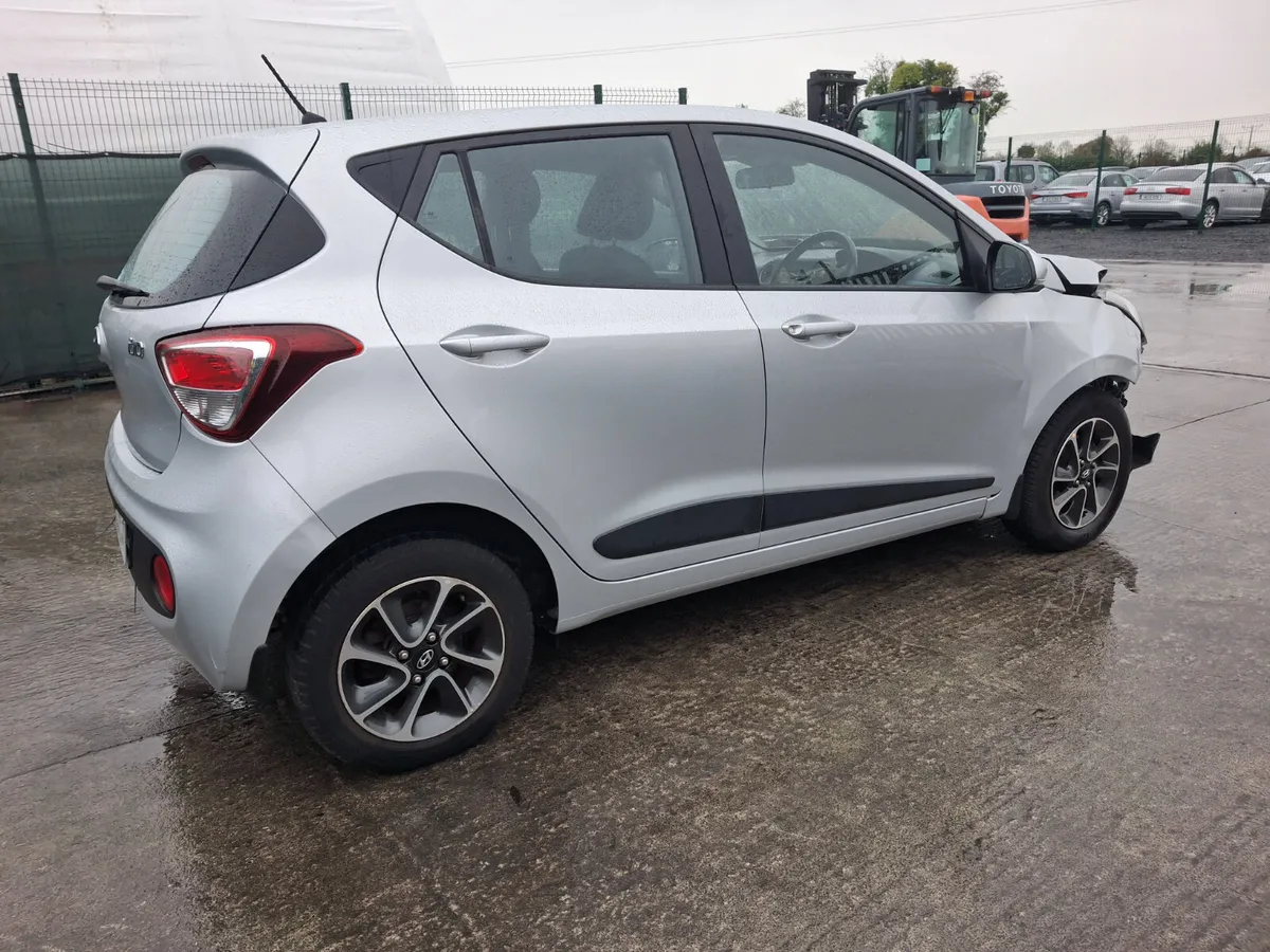 €500 Off !!!*2018 Hyundai i10  Deluxe  1.0 Petrol - Image 4