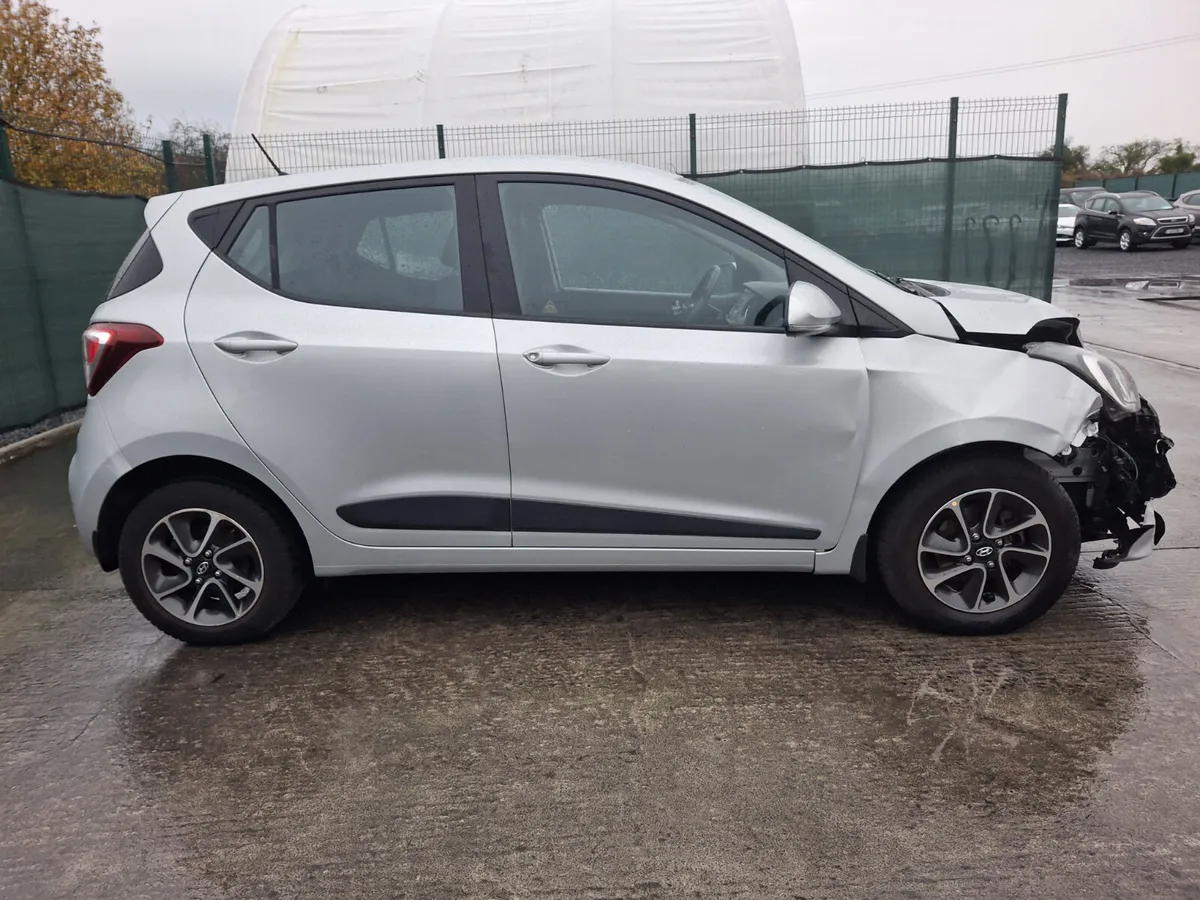 €500 Off !!!*2018 Hyundai i10  Deluxe  1.0 Petrol - Image 2