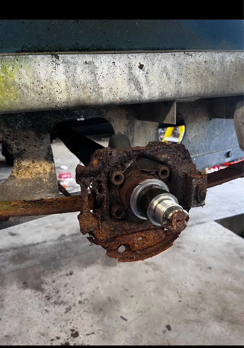 Trailer Servicing - Image 3