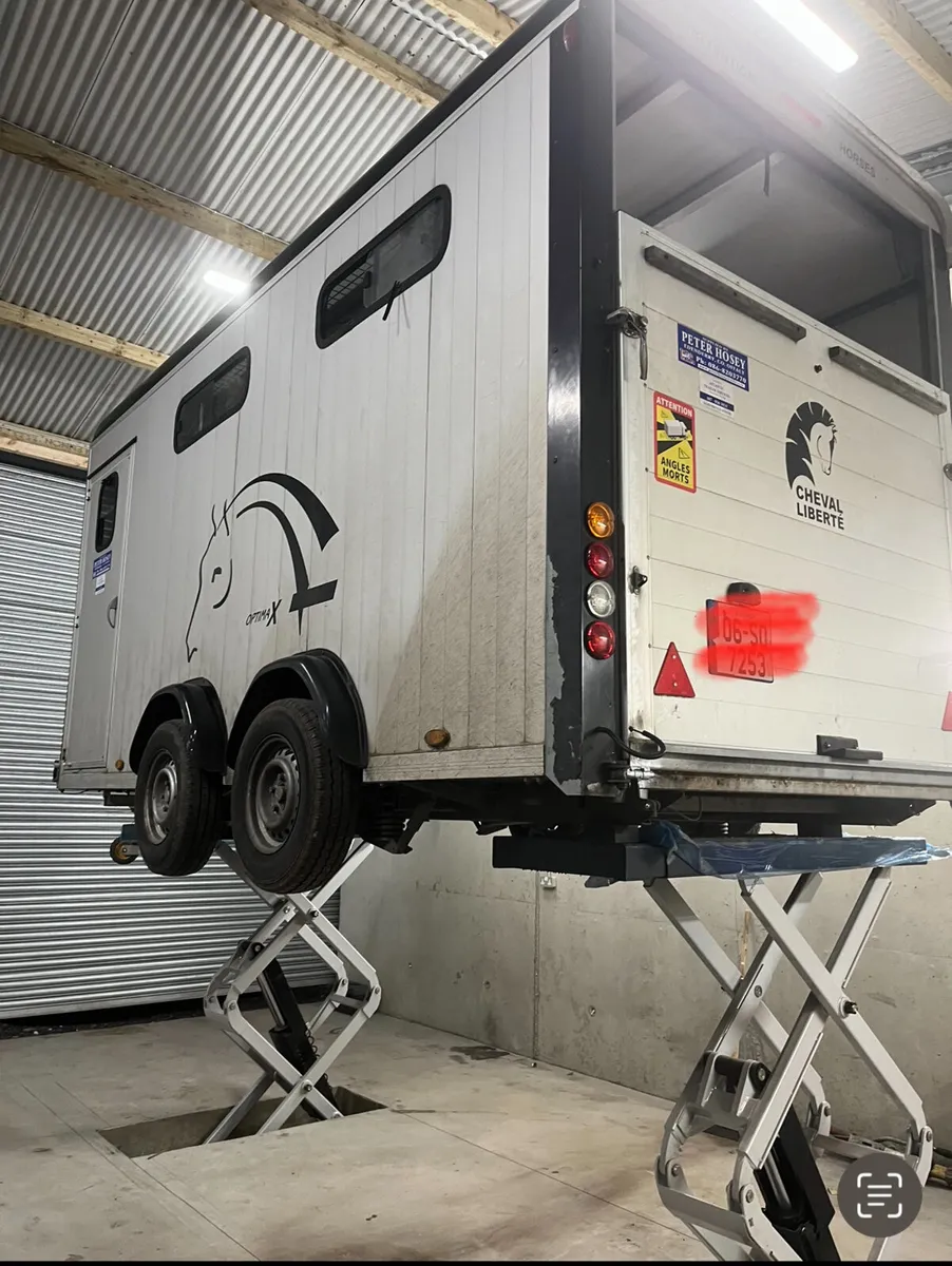 Trailer Servicing - Image 4