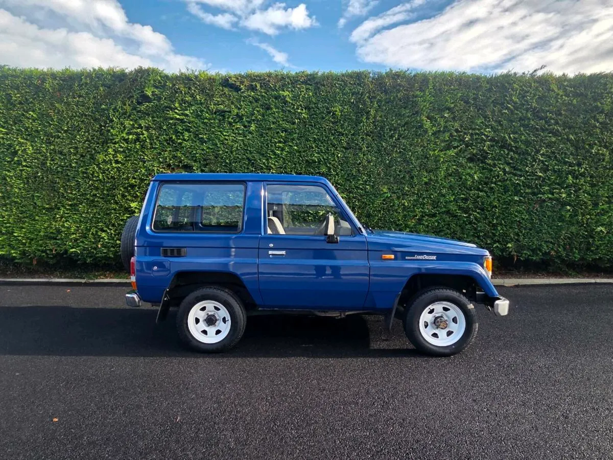 Toyota Landcruiser 1990 - Image 2