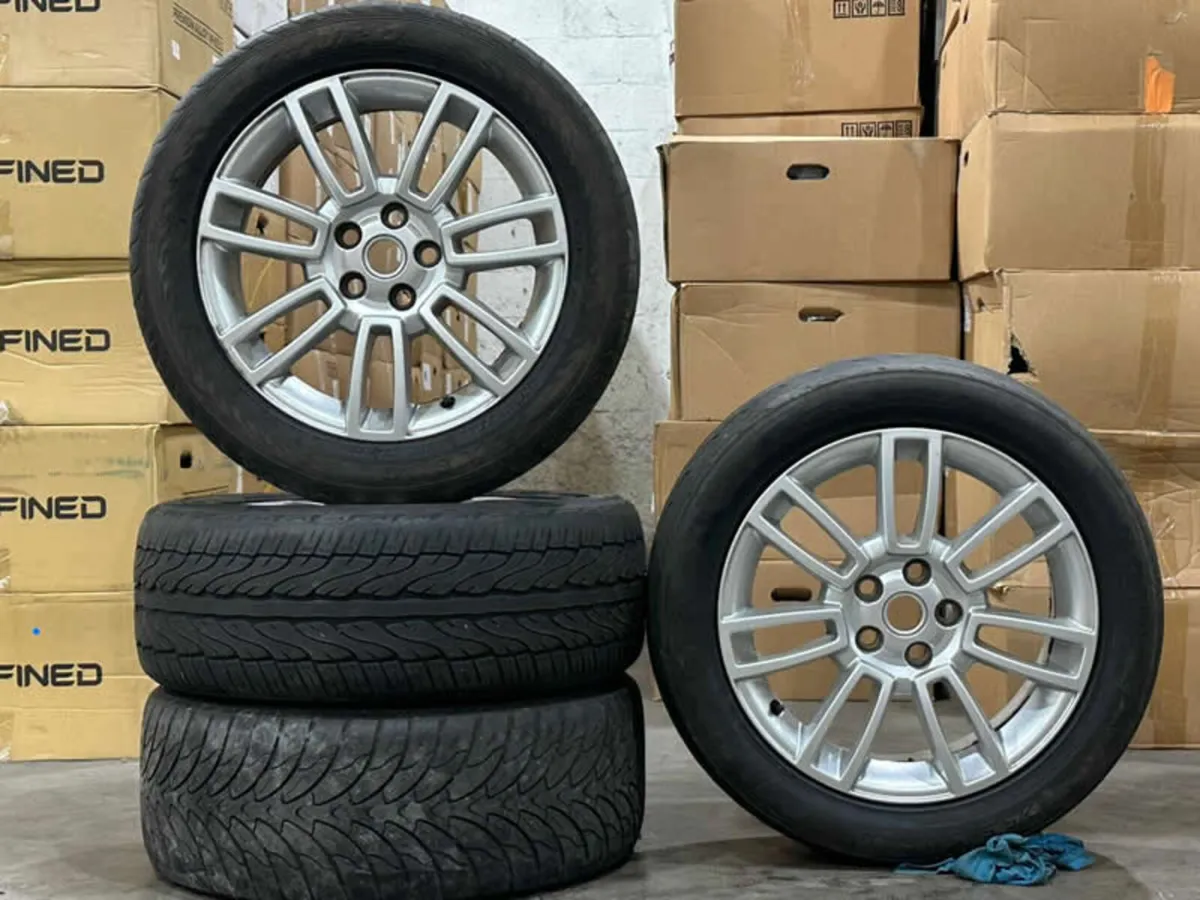 19" GENUINE LAND ROVER VOGUE L322 WHEELS & TYRES - Image 1
