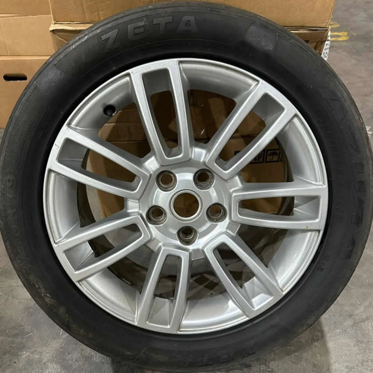 19" GENUINE LAND ROVER VOGUE L322 WHEELS & TYRES - Image 2