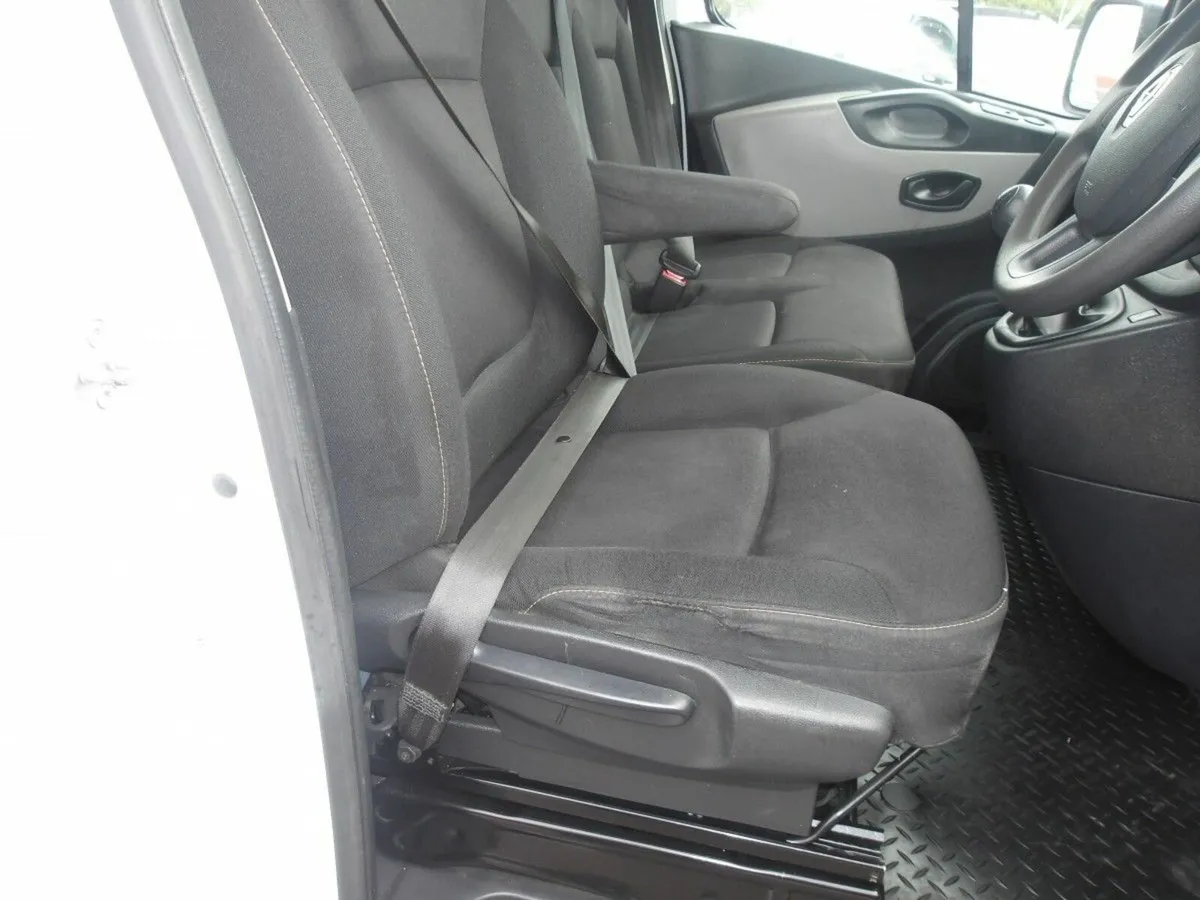 Renault Trafic LL29 BUSINESS 3 1.6DCI 6SPEED 120BH - Image 4