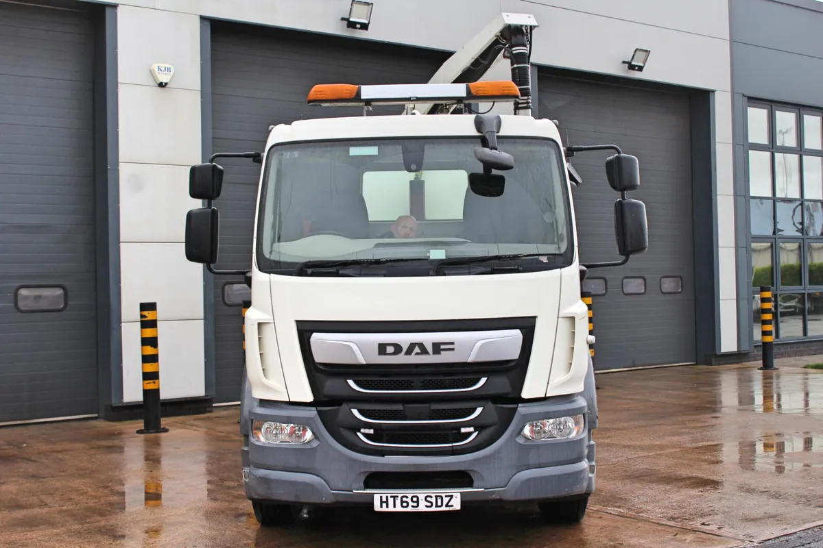 2020 (69) DAF LF 230 4X2 VACUUM TANKER (EURO 6) - Image 3