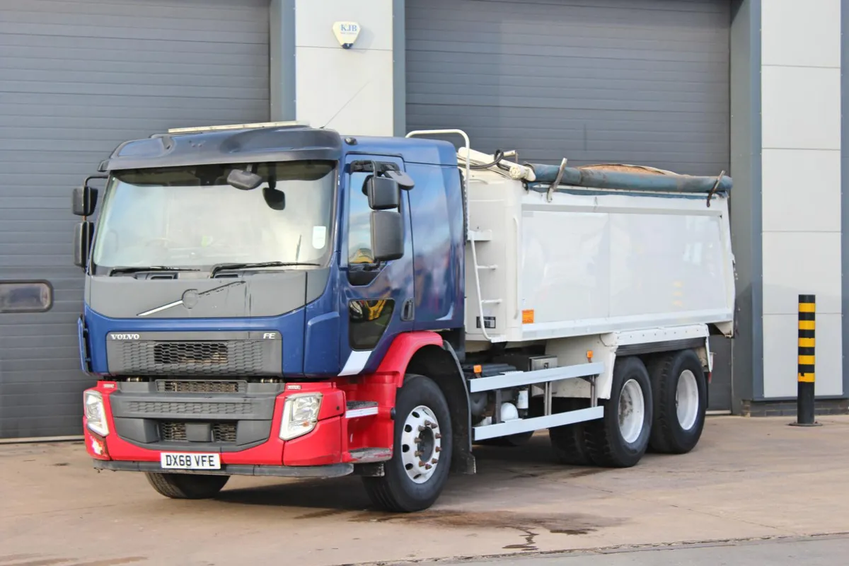 2018 (68) VOLVO FE 350 6X4 TIPPER (EURO 6) - Image 1
