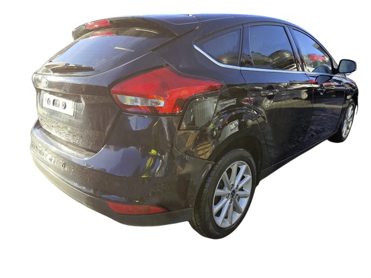 2015 FORD FOCUS For Breaking/Dismantling - Image 1