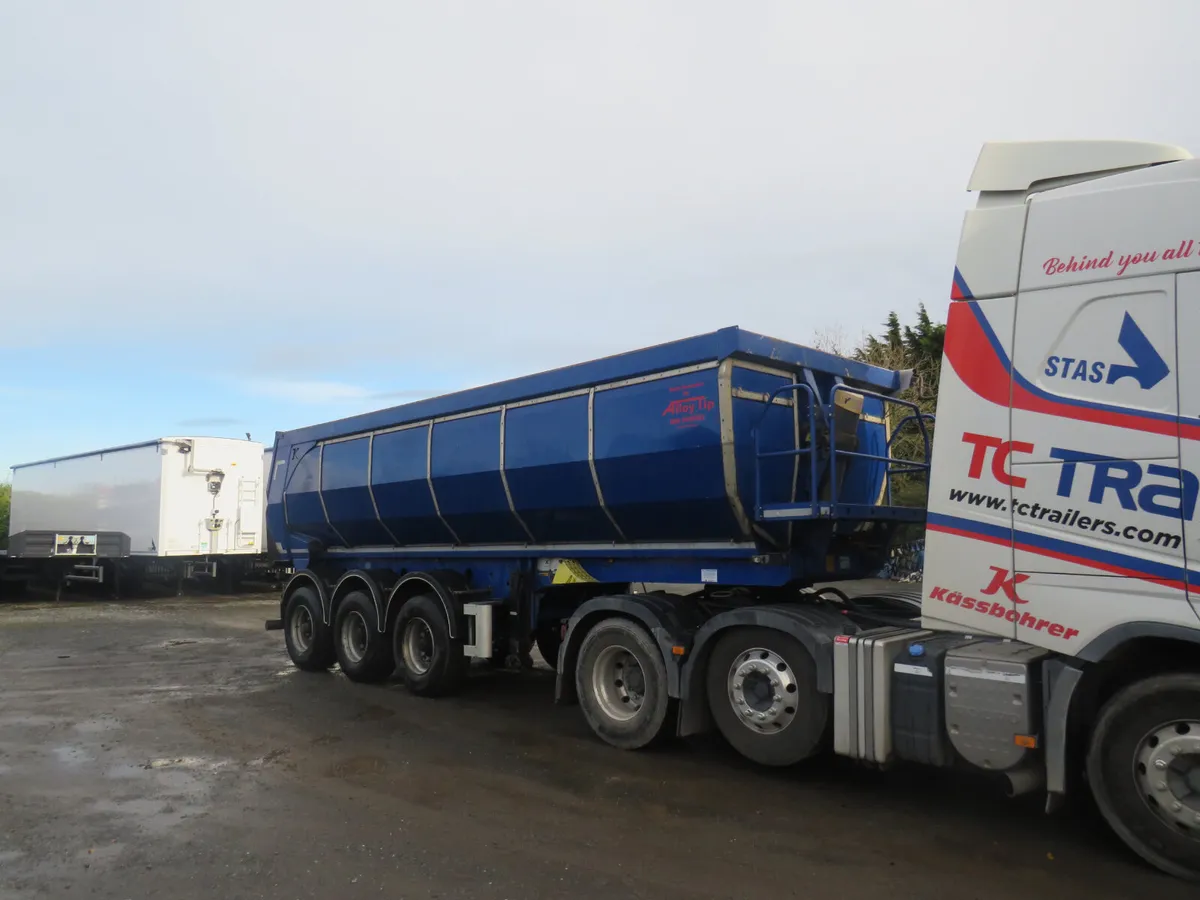 Insulated Tipping Trailer - Image 2