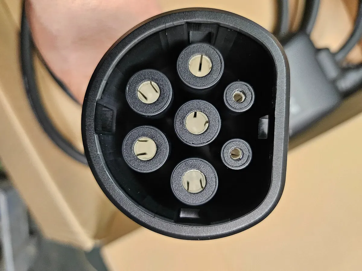 Mercedes benz genuine car charger - Image 3