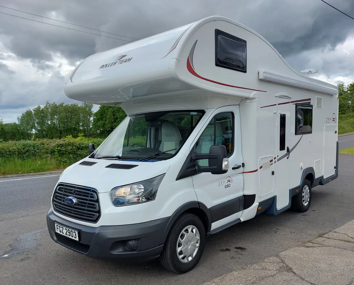 2015 RollerTeam Zefiro 690G-6 Berth/Belt - Image 1