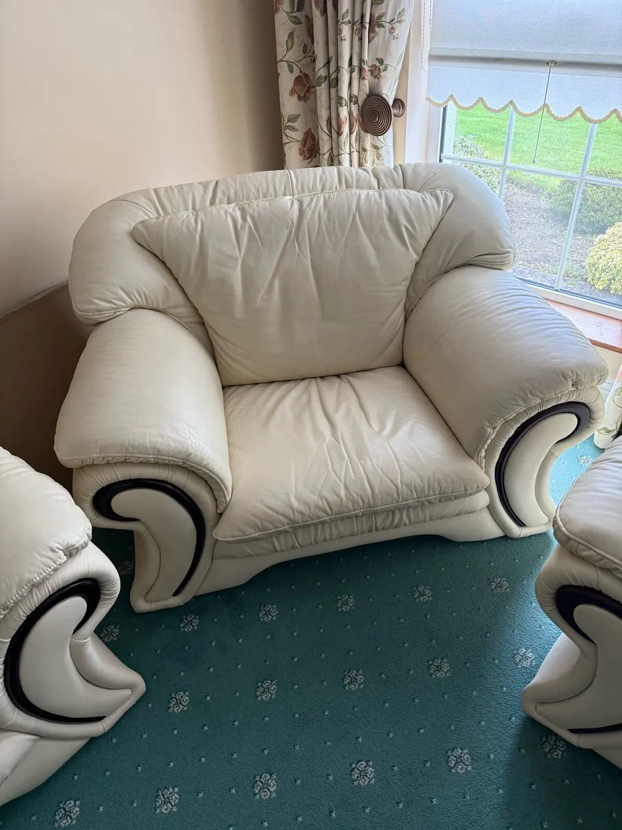 White Leather Couch Set - Image 4