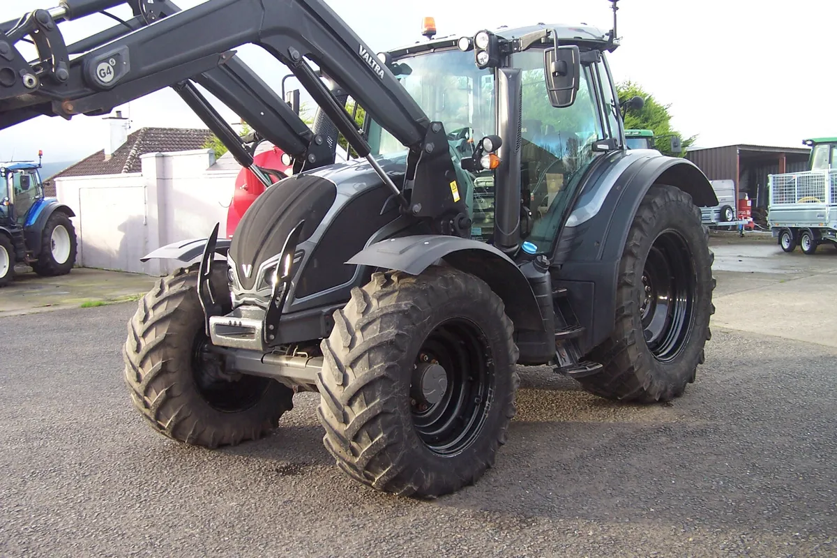 2018 Valtra N124 C/W Valtra G45 Frt Loader - Image 3