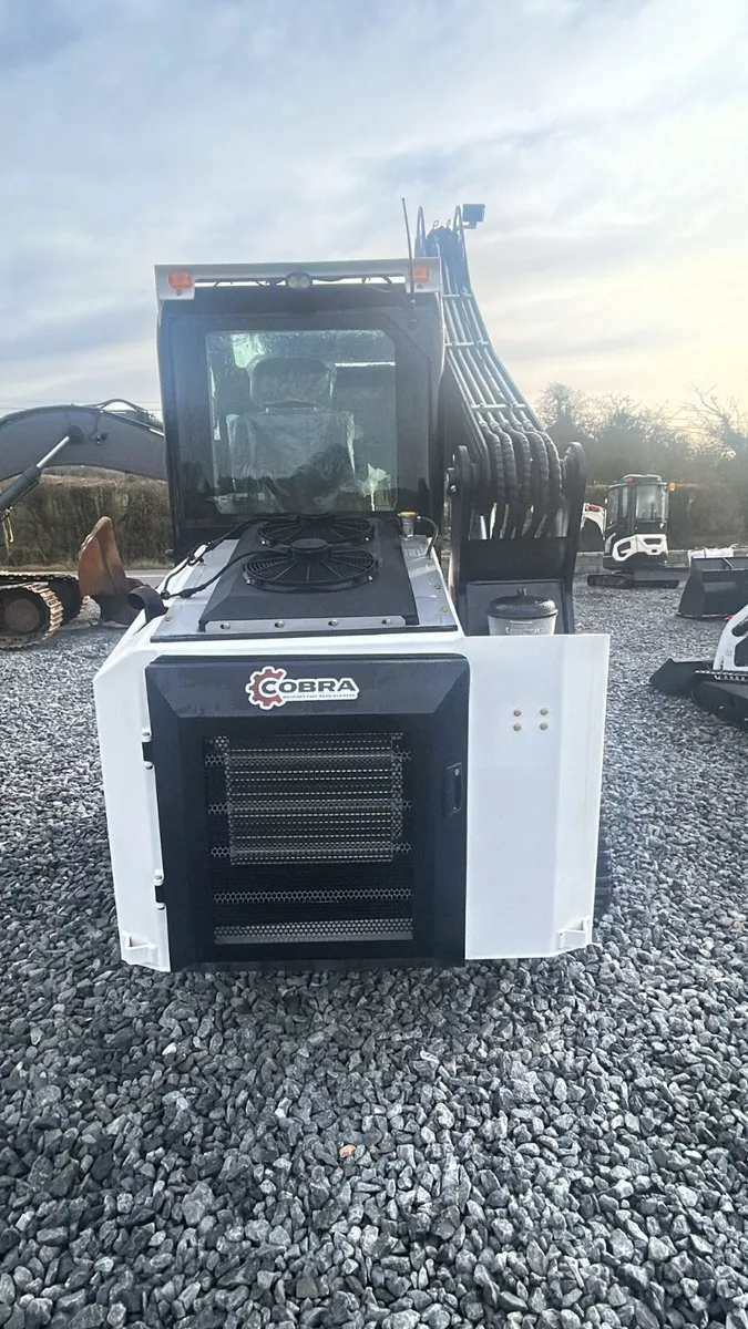 Skid Steer - Cobra - Image 3