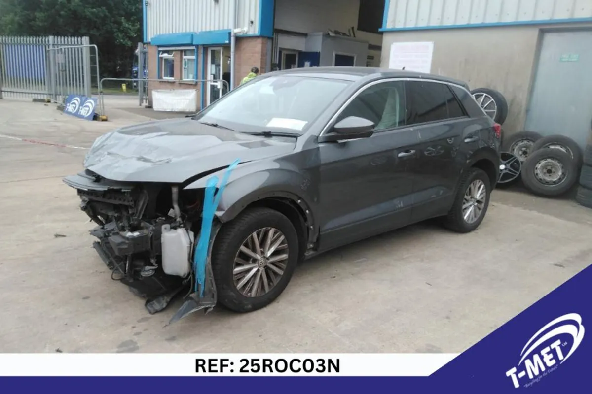 2019 VOLKSWAGEN T-ROC BREAKING FOR PARTS - Image 3