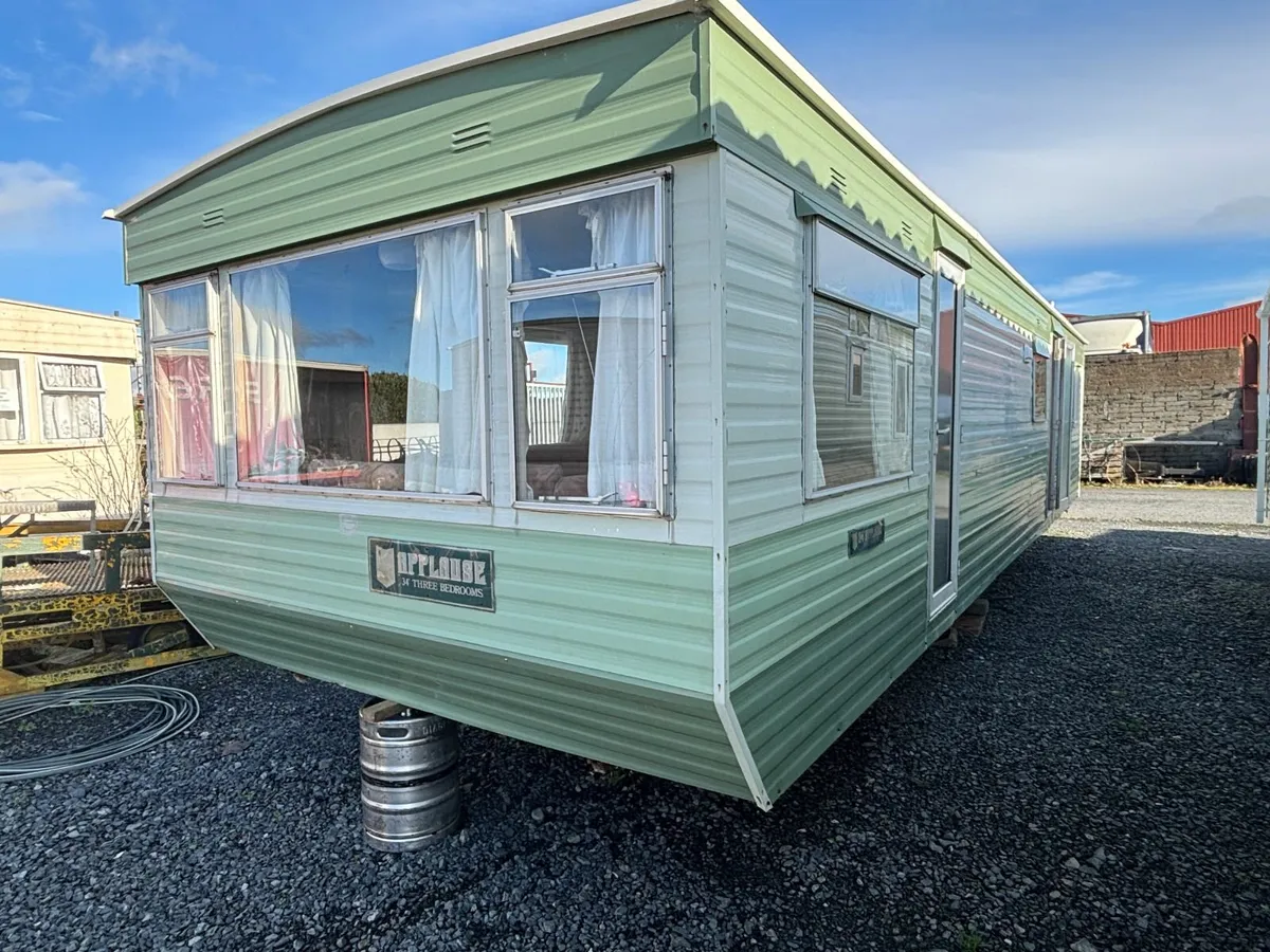 34x10 Atlas 3 Bed, Fully Serviced. - Image 1