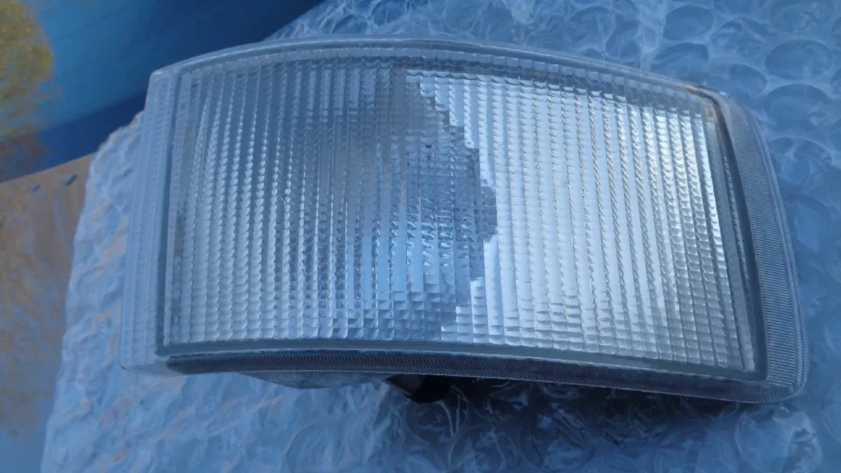 Boxer mk1 front left & right side light lens - Image 3