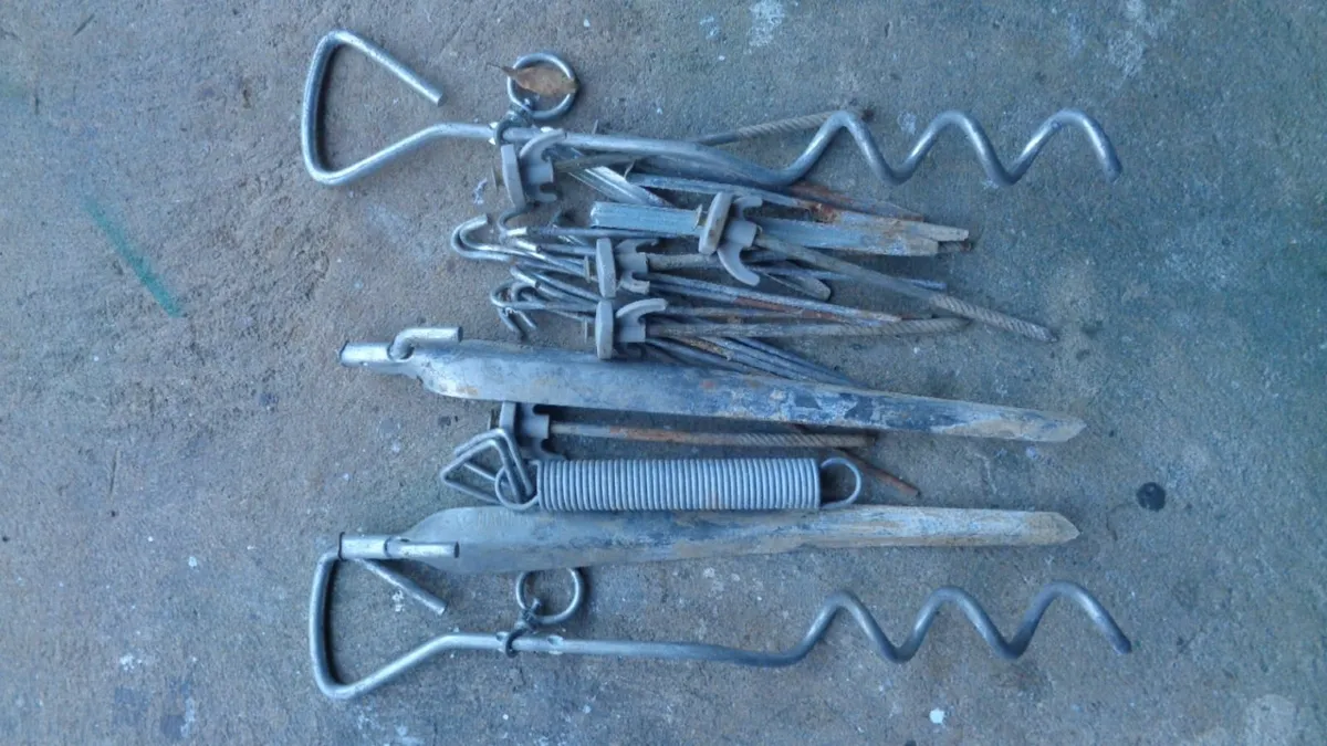 Motorhome camping/gas brackets plus tent pegs. - Image 2