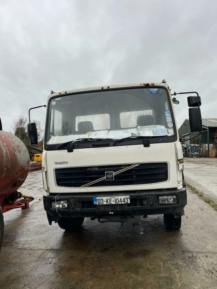 2 Scania 93m & volvo fl6 - Image 2