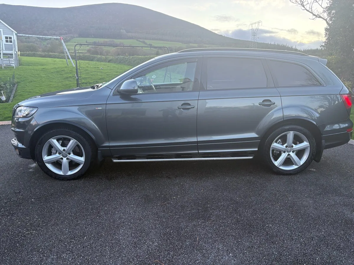 Audi Q7 S-Line Crew Cab - Image 4