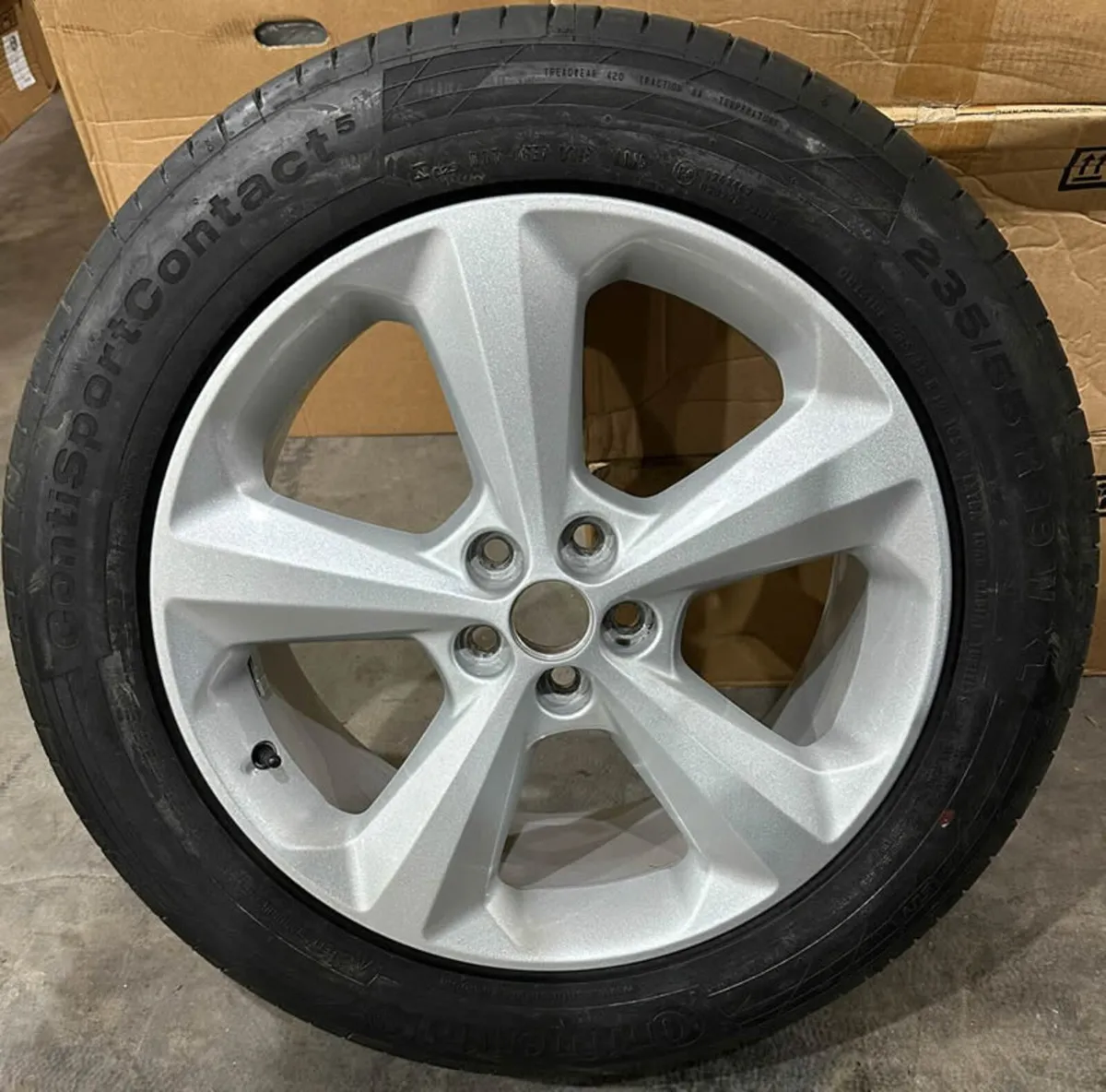 19" Genuine Ford Edge Alloy Wheels & Continental T - Image 4