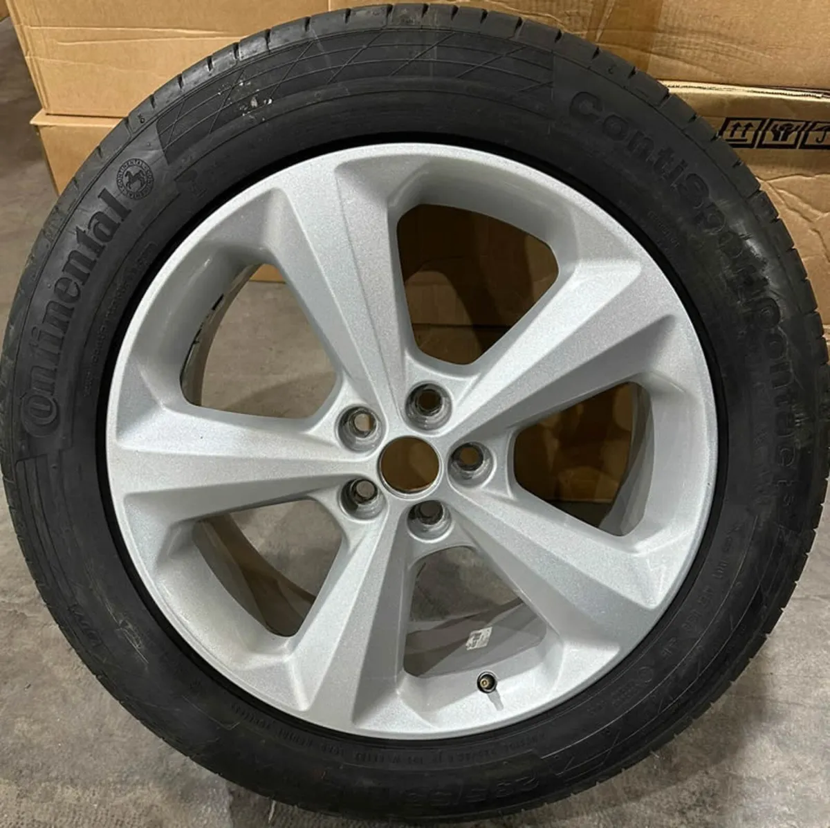 19" Genuine Ford Edge Alloy Wheels & Continental T - Image 2