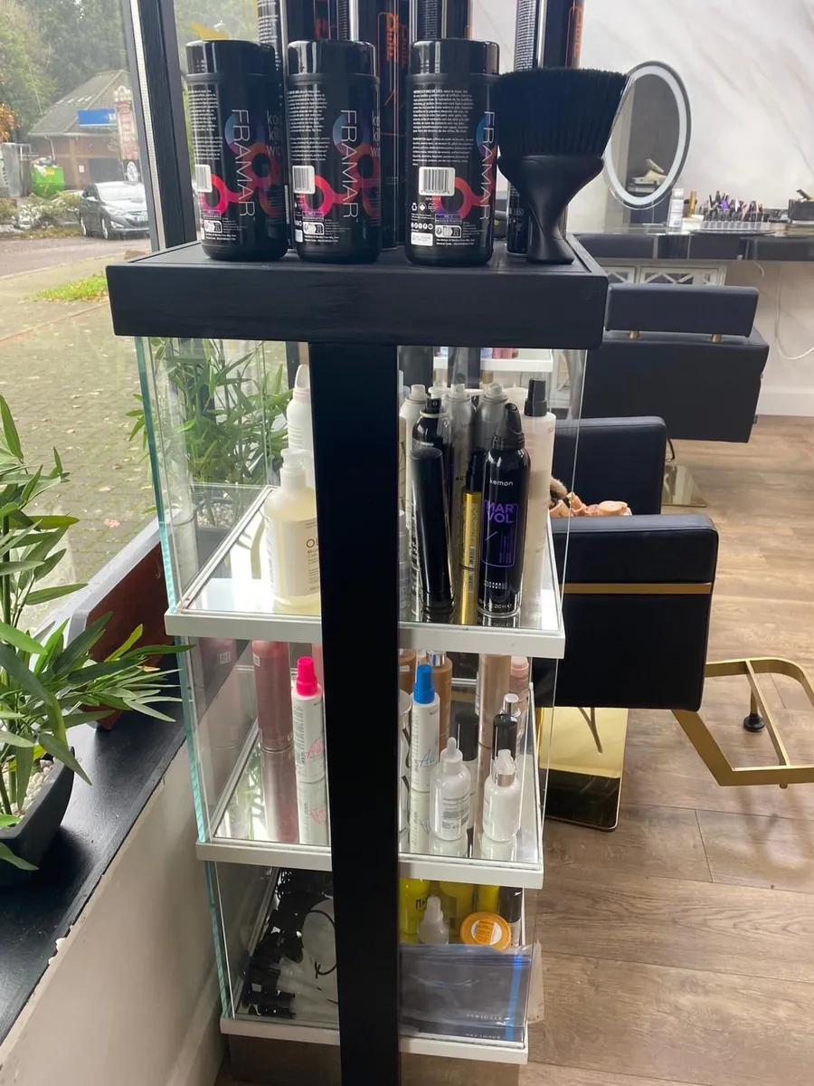 Salon furniture - Image 2