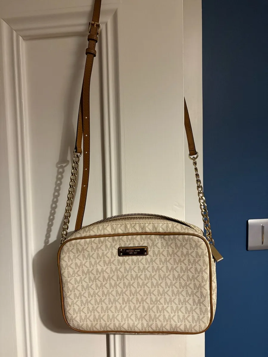 Micheal kors bag - Image 4