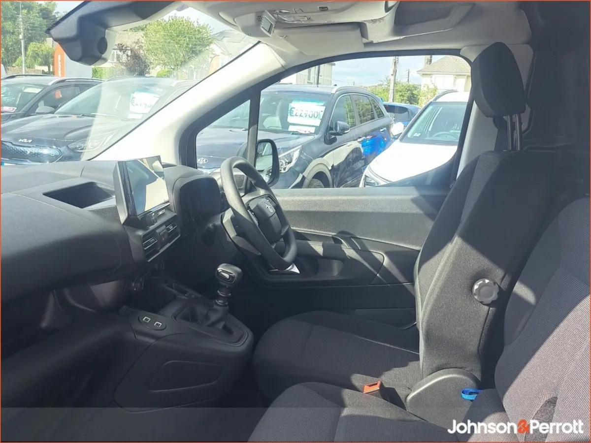 Opel Combo Komfort 2300 L2H1 1.5 (100PS) - Image 4