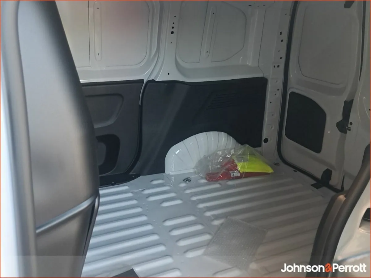 Opel Combo Komfort 1.5 DSL DEMO - Image 4