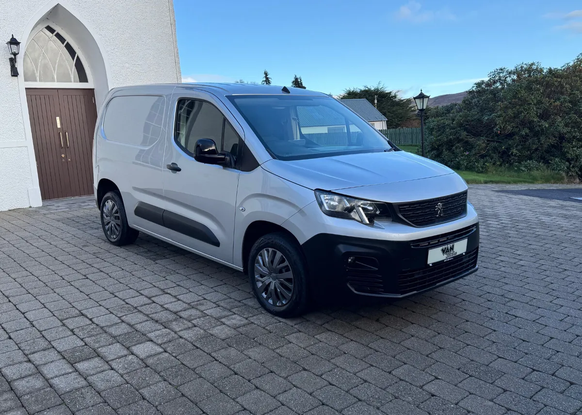 2022 (222Reg) Peugeot Partner Professional Premium - Image 1