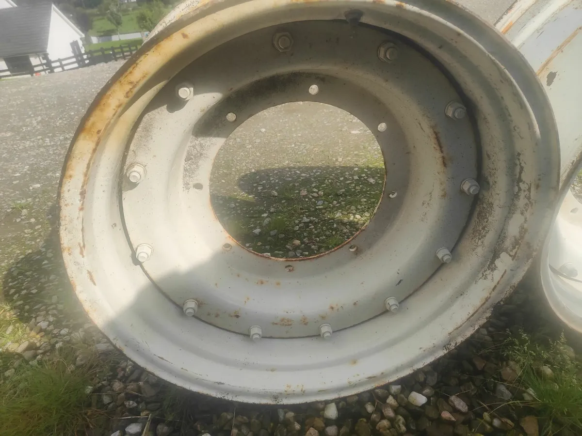New holland 15x28 rims - Image 4