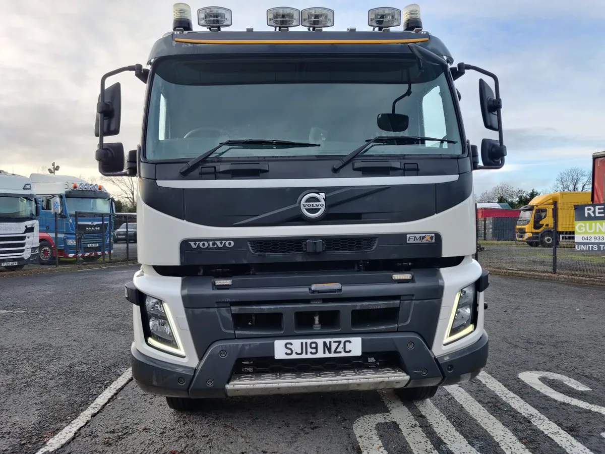 2019 Volvo FMX 420 13 Litre 8x4 tipper - Image 2