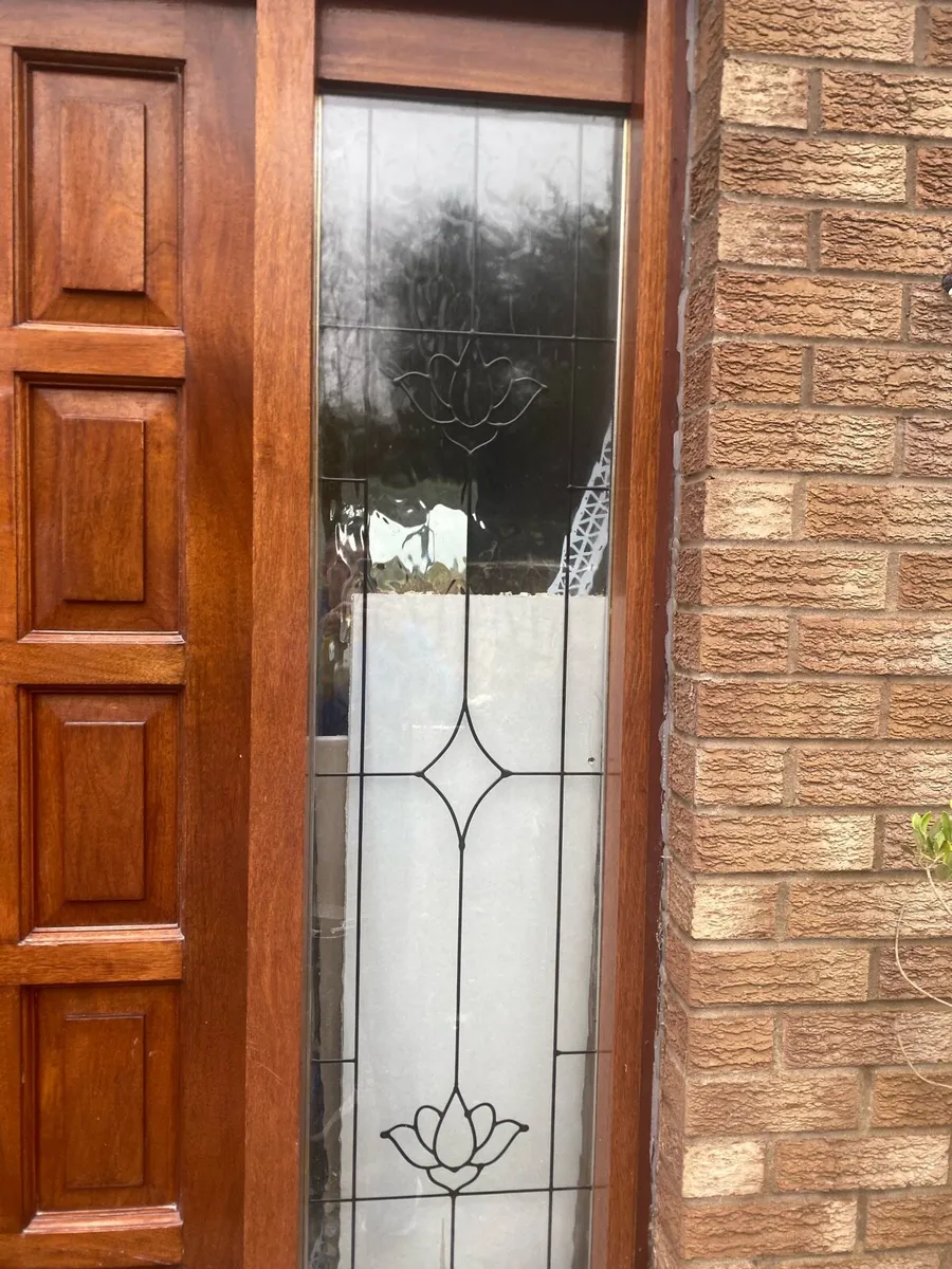 Front door with frame - Image 3