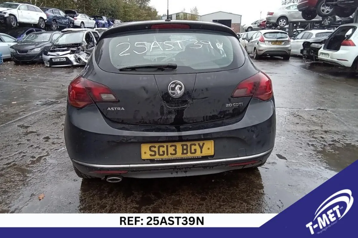 2013 VAUXHALL ASTRA BREAKING FOR PARTS - Image 4