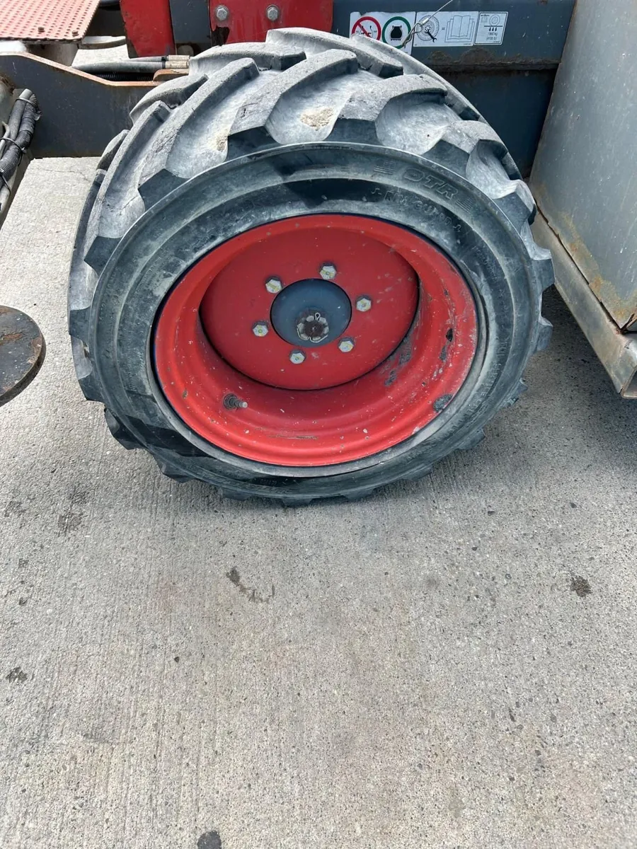 DIESEL SCISSOR LIFT 12 METRES - Image 4