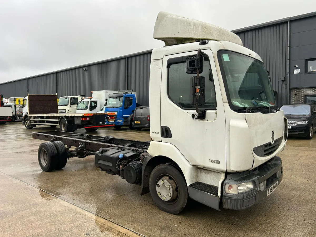 October 2010 Renault 7.5T Chassis Cab - Image 1
