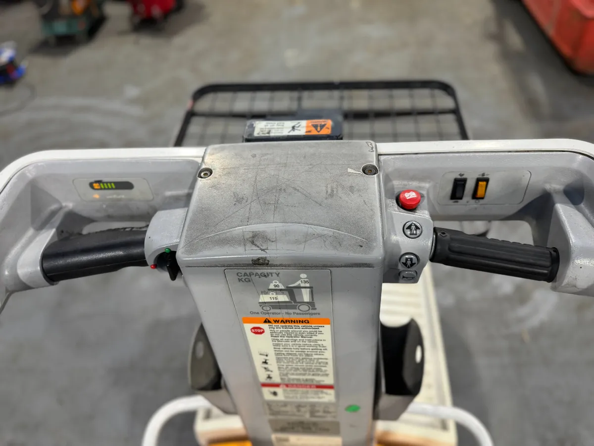 Crown WAV50-118 Personal Access Platforms - Image 3