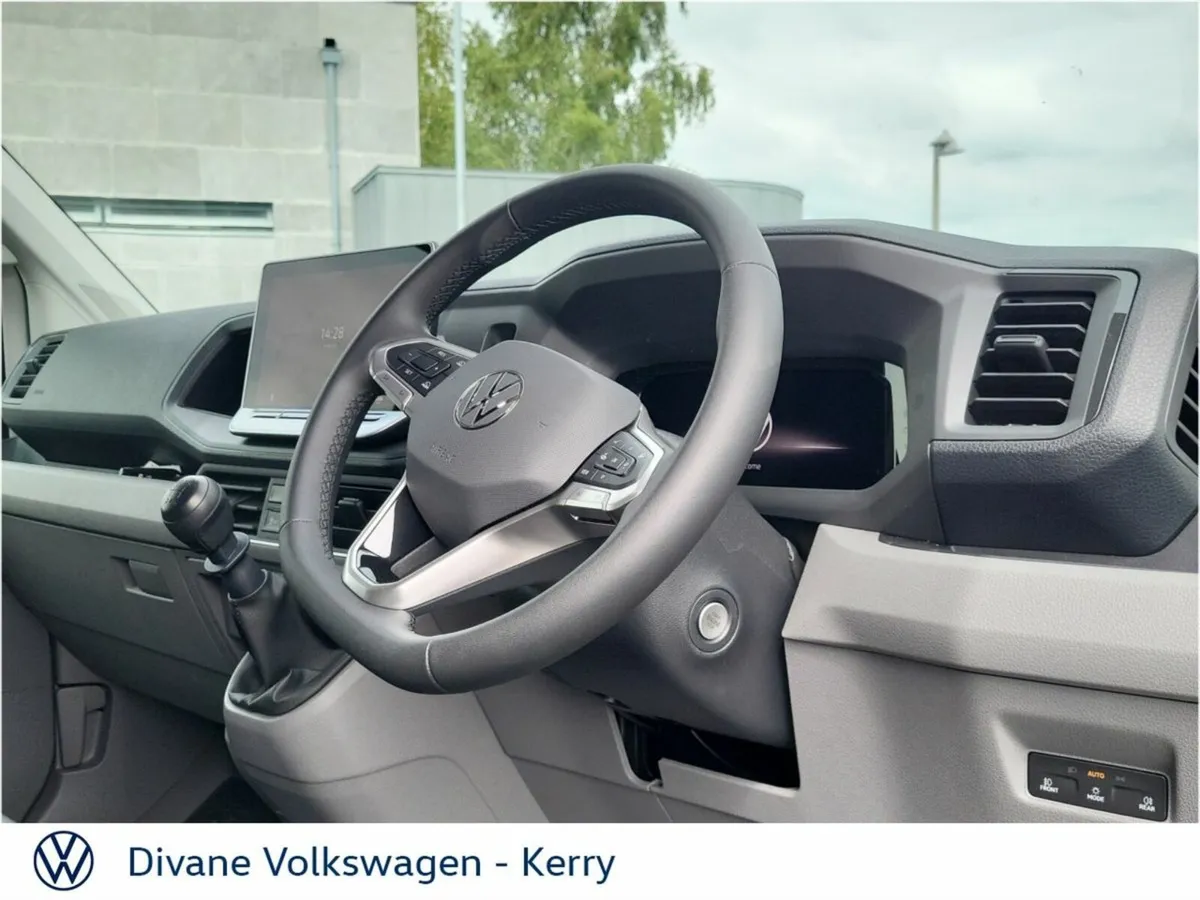 Volkswagen Crafter LWB HIGHLINE 140BHP - Image 3