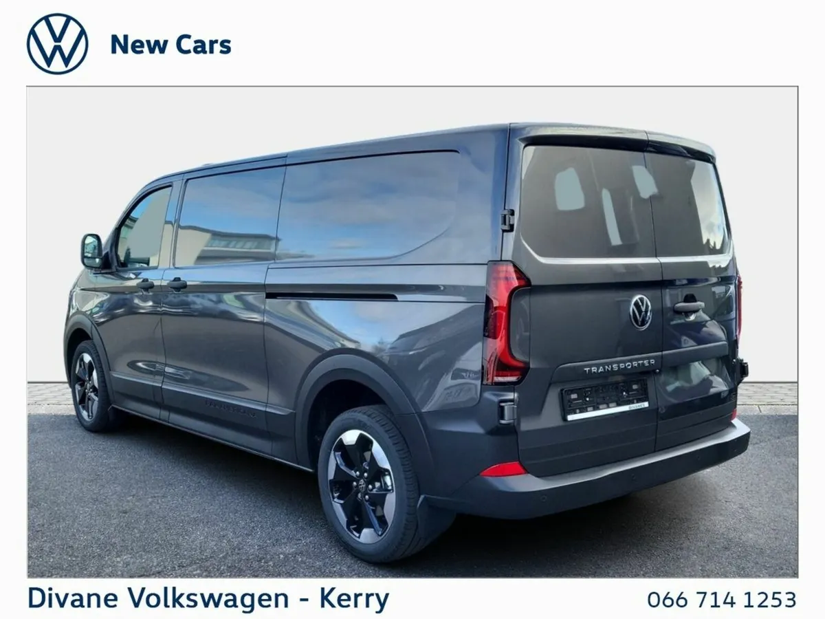 Volkswagen Transporter PAN AMERICANA 150 BHP AUTO - Image 4
