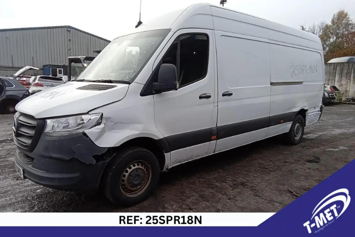 2021 MERCEDES SPRINTER BREAKING FOR PARTS - Image 2