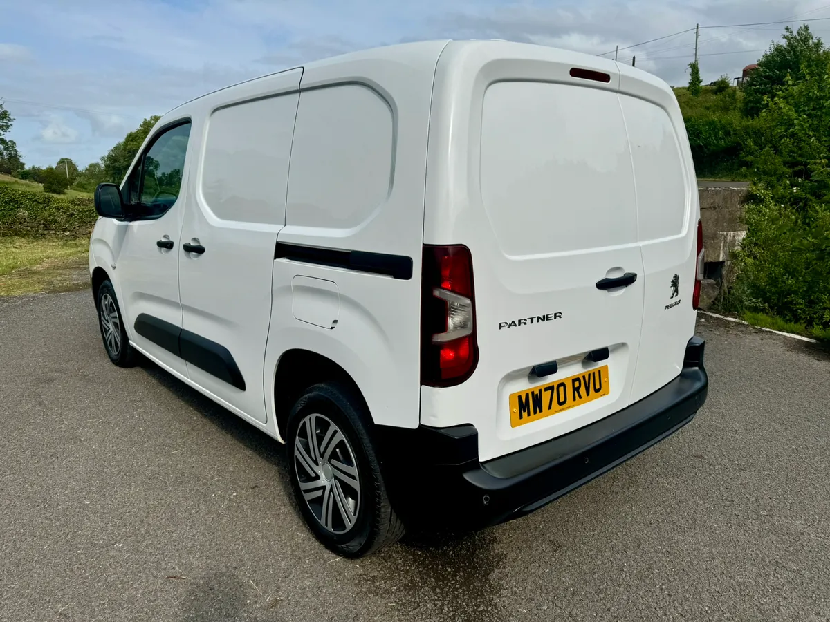 2020 Peugeot Partner Professional 1.5 Breaking - Image 4