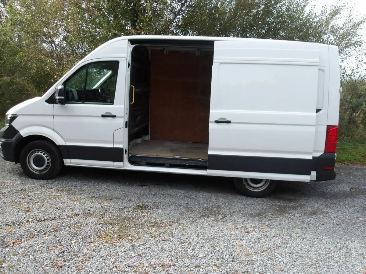 Volkswagen Crafter CRAFTER 30 MWB 140BHP  M6F 5DR - Image 2