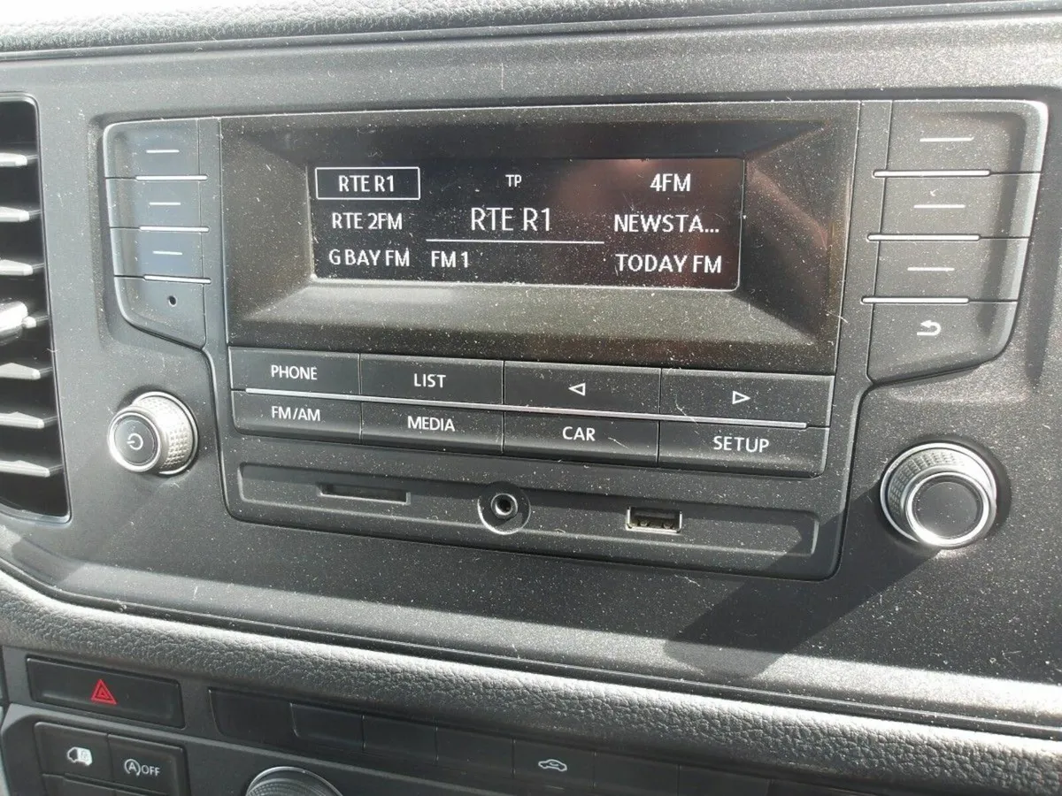 Volkswagen Crafter 35 MWB HR 2.0TDI 6SPEED 140BHP - Image 4