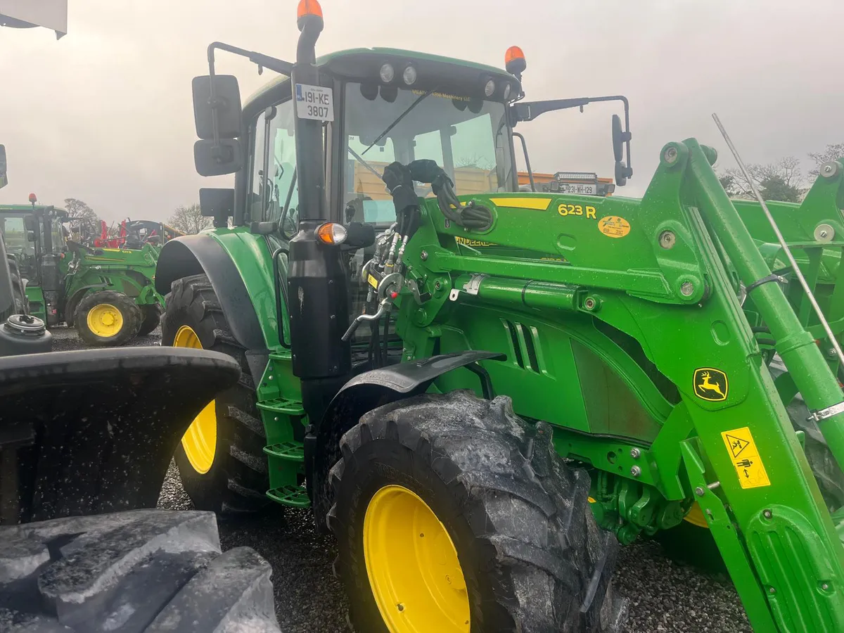 2019 John Deere 6120M - Image 1
