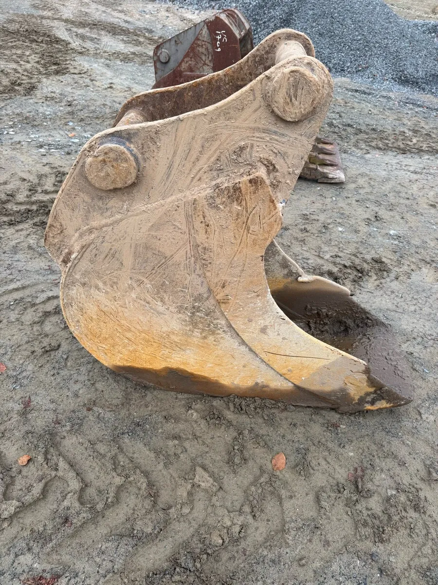 16in Excavator Bucket 80mm pins - Image 2